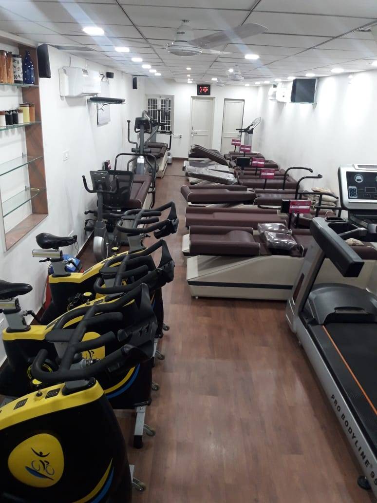 Rajkot-Kalawad-Road-Favourite-Fitness_1189_MTE4OQ_OTAzNA
