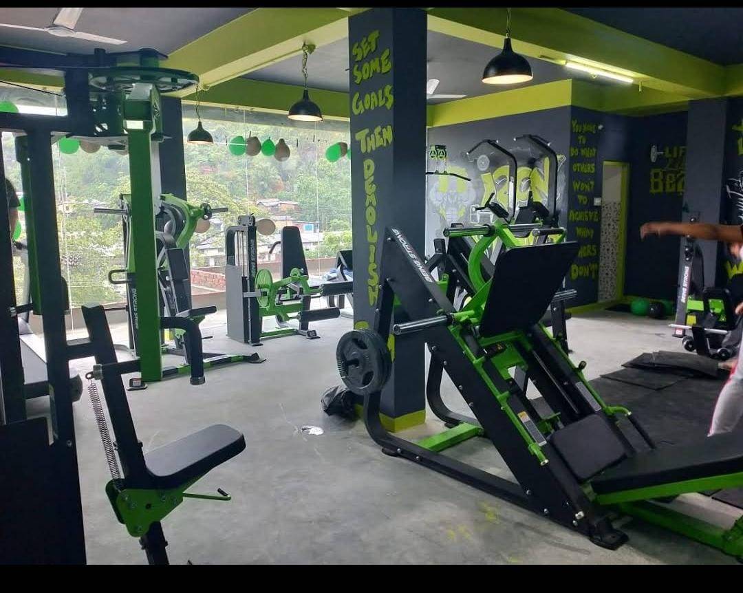 IRON STUDIO UNISEX GYM