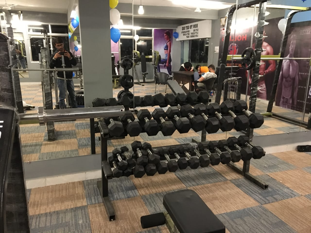 porbandar-mg-rd-Muscles-Holics-Gym_2998_Mjk5OA_OTA5MQ