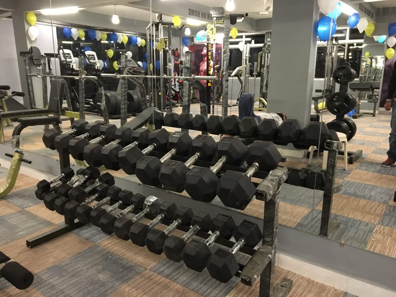 porbandar-mg-rd-Muscles-Holics-Gym_2998_Mjk5OA_OTA4MA