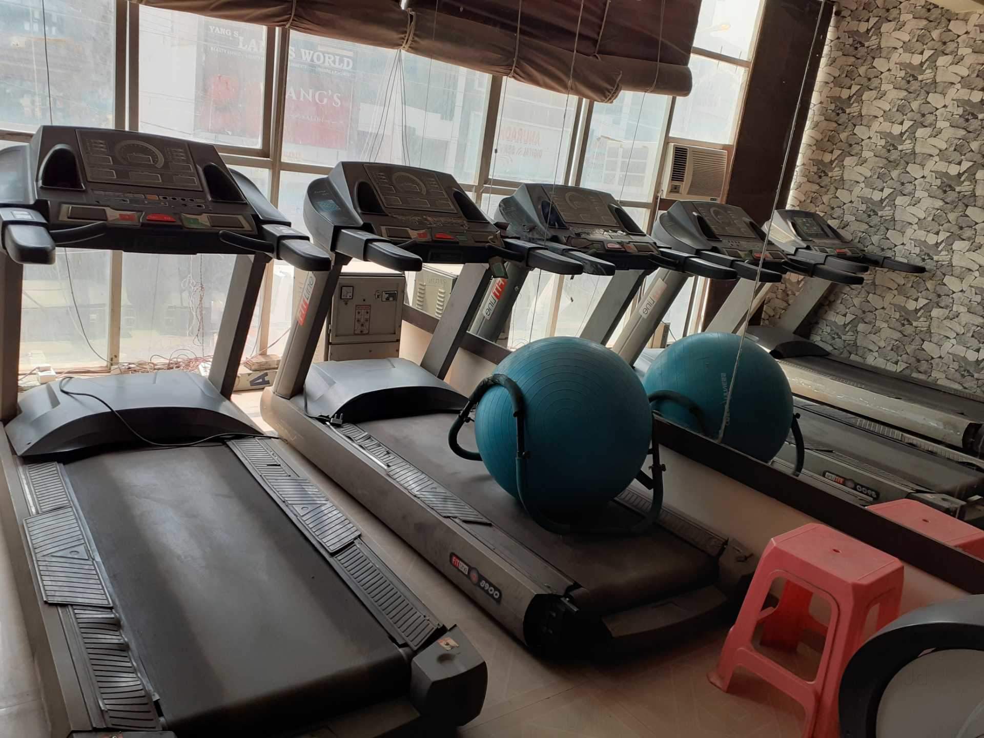 New-Delhi-Mahavir-Enclave-Fitness-point-gym_802_ODAy_Mjc4NQ